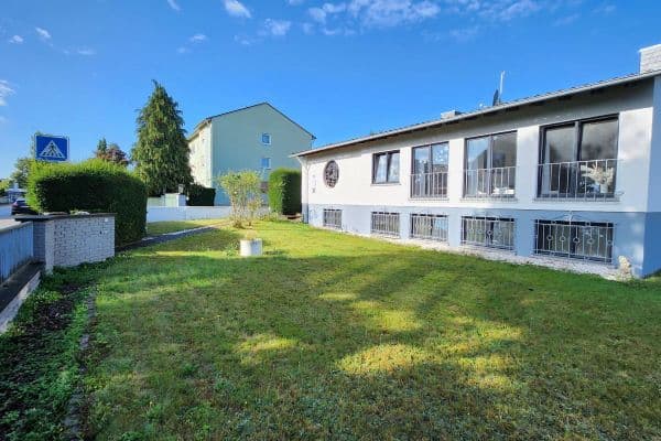 Prodej domu 206 m², pozemek 680 m², Bahnhofstr. 145, Maintal Prodej domu 206 m², pozemek 680 m², Bahnhofstr. 145, Maintal