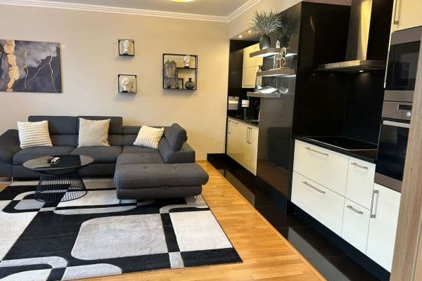 Pronájem bytu 2+kk 67 m², Švejcarovo náměstí, Praha Pronájem bytu 2+kk 67 m², Švejcarovo náměstí, Praha