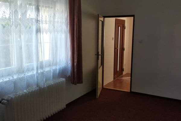 Pronájem bytu 1+kk 42 m², Rápošovská, Praha Pronájem bytu 1+kk 42 m², Rápošovská, Praha
