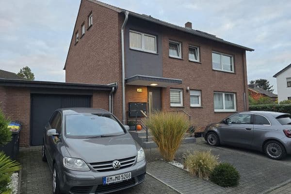 Pronájem bytu 2+1 65 m², In der Fuchshöhle 23, Frechen Pronájem bytu 2+1 65 m², In der Fuchshöhle 23, Frechen