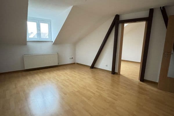 Pronájem bytu 5+1 90 m², Regerstr. 16, Solingen Pronájem bytu 5+1 90 m², Regerstr. 16, Solingen