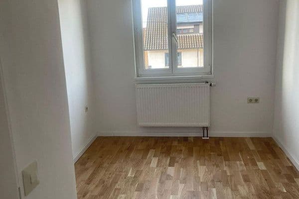 Pronájem bytu 3+1 60 m², Eibenweg 7, Stuttgart, Bádensko-Württembersko Pronájem bytu 3+1 60 m², Eibenweg 7, Stuttgart, Bádensko-Württembersko
