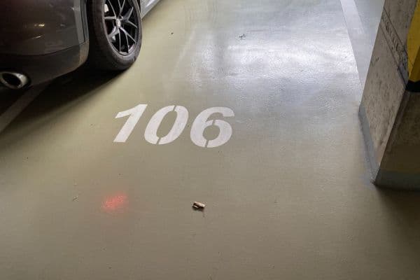 Pronájem garáže 15 m², Čerpadlová, Praha Pronájem garáže 15 m², Čerpadlová, Praha