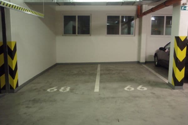 Pronájem garáže 14 m², Muškova, Praha Pronájem garáže 14 m², Muškova, Praha