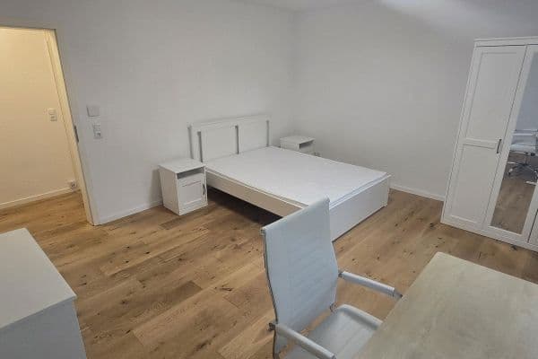 Pronájem bytu 1+1 38 m², Duisburgerstraße 26, Stuttgart, Bádensko-Württembersko Pronájem bytu 1+1 38 m², Duisburgerstraße 26, Stuttgart, Bádensko-Württembersko