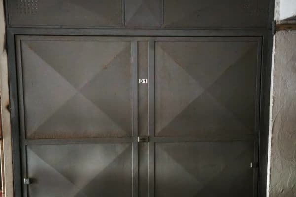 Pronájem garáže 12 m², Ke Špitálskému lesu, Plzeň Pronájem garáže 12 m², Ke Špitálskému lesu, Plzeň