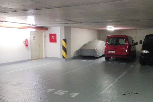 Pronájem garáže 15 m², Ostrovského, Hlavní město Praha Pronájem garáže 15 m², Ostrovského, Hlavní město Praha