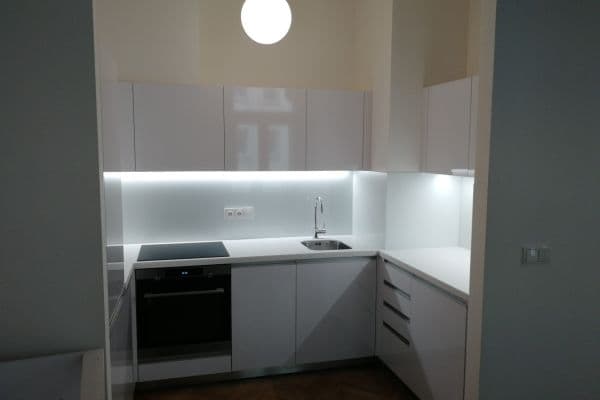 Pronájem bytu 1+kk 45 m², Košická, Hlavní město Praha Pronájem bytu 1+kk 45 m², Košická, Hlavní město Praha