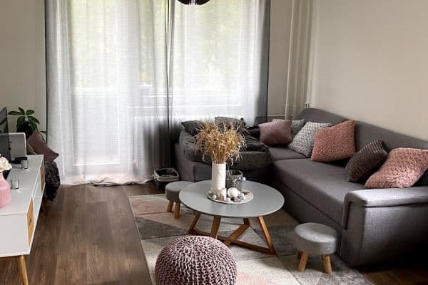 Pronájem bytu 2+1 55 m², Choceradská, Praha Pronájem bytu 2+1 55 m², Choceradská, Praha