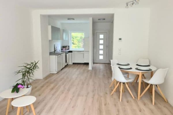 Prodej domu 110 m², pozemek 126 m², Elstorfer Ring, Hamburg Prodej domu 110 m², pozemek 126 m², Elstorfer Ring, Hamburg