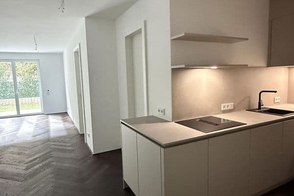 Pronájem bytu 2+1 68 m², Fürstenackerstraße 42, München - Solln, Bavorsko Pronájem bytu 2+1 68 m², Fürstenackerstraße 42, München - Solln, Bavorsko