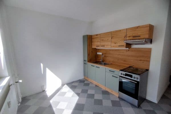 Prodej bytu 2+1 60 m², Pod nádražím, Kraslice Prodej bytu 2+1 60 m², Pod nádražím, Kraslice