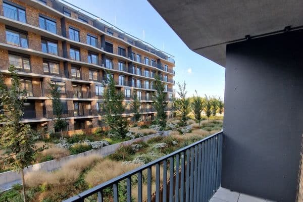 Pronájem bytu 1+1 30 m², Fialová, Petržalka, Bratislavský kraj Pronájem bytu 1+1 30 m², Fialová, Petržalka, Bratislavský kraj