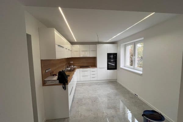 Pronájem bytu 2+1 52 m², Kulíškova, Ružinov Pronájem bytu 2+1 52 m², Kulíškova, Ružinov