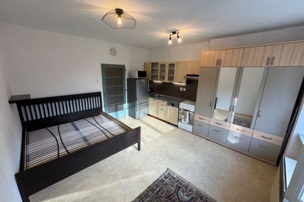 Pronájem bytu 1+kk 22 m², Kolbenova, Praha Pronájem bytu 1+kk 22 m², Kolbenova, Praha