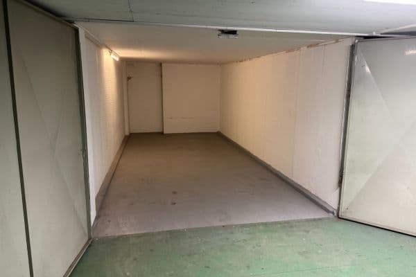 Pronájem garáže 18 m², Nušlova, Praha Pronájem garáže 18 m², Nušlova, Praha