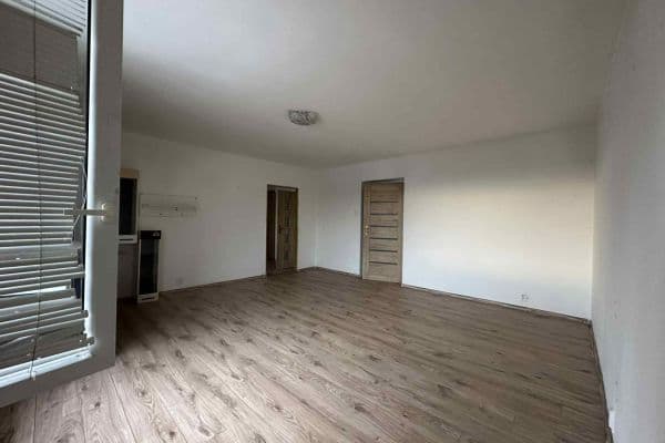 Pronájem bytu 3+1 90 m², Chýnovská, Tábor Pronájem bytu 3+1 90 m², Chýnovská, Tábor