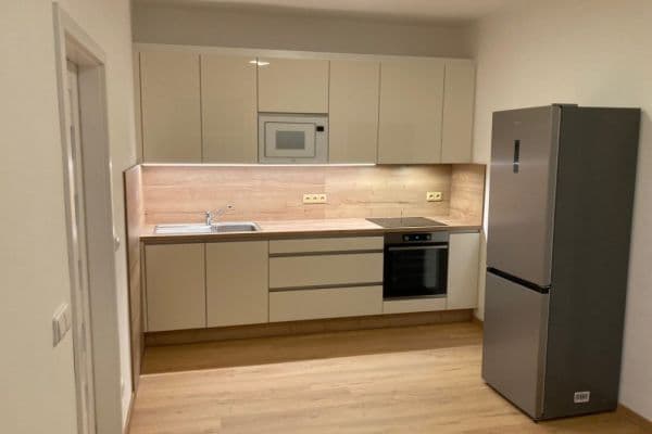 Pronájem bytu 2+kk 50 m², U Jezerky, Praha Pronájem bytu 2+kk 50 m², U Jezerky, Praha