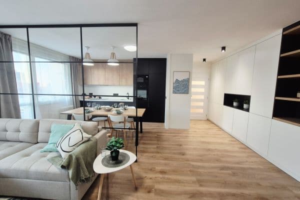 Prodej bytu 3+kk 80 m², nábřeží Závodu míru, Pardubice, Pardubický kraj Prodej bytu 3+kk 80 m², nábřeží Závodu míru, Pardubice, Pardubický kraj