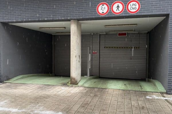 Pronájem garáže 13 m², Kurta Konráda, Hlavní město Praha Pronájem garáže 13 m², Kurta Konráda, Hlavní město Praha