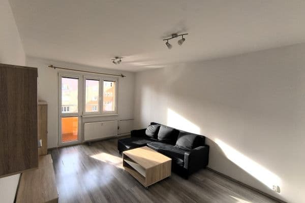 Pronájem bytu 2+1 55 m², Říjnová, Chodov Pronájem bytu 2+1 55 m², Říjnová, Chodov