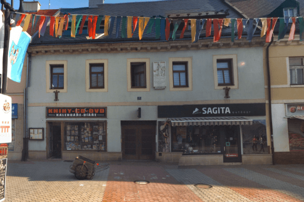 Pronájem nebytového prostoru 82 m², Husova, Jičín Pronájem nebytového prostoru 82 m², Husova, Jičín