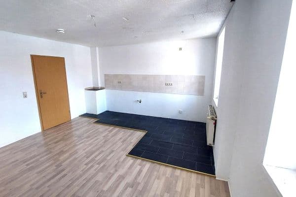 Pronájem bytu 2+1 42 m², Hermannstraße 5, Schönebeck Pronájem bytu 2+1 42 m², Hermannstraße 5, Schönebeck