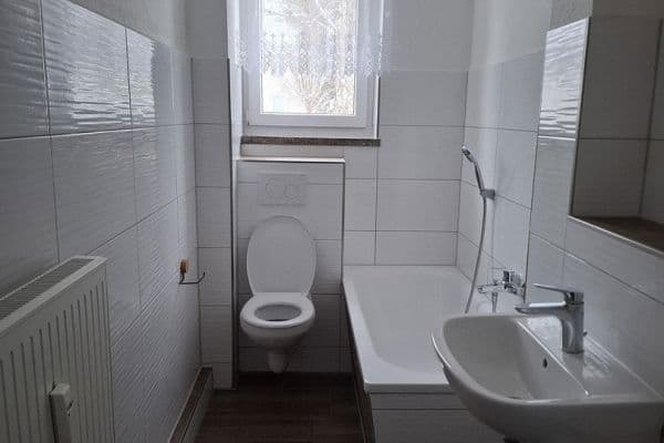 Pronájem bytu 2+1 59 m², Marxstr. 5, Seifhennersdorf Pronájem bytu 2+1 59 m², Marxstr. 5, Seifhennersdorf