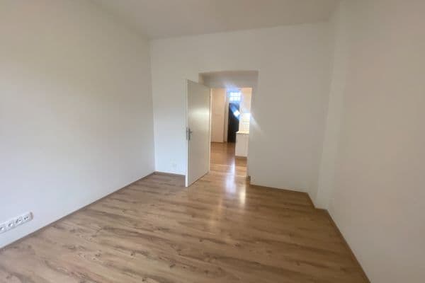 Pronájem bytu 2+1 50 m², Nuselská, Praha Pronájem bytu 2+1 50 m², Nuselská, Praha