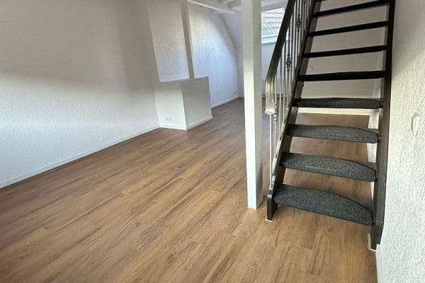 Pronájem bytu 3+1 96 m², Schwanhildenstr. 14, Essen Pronájem bytu 3+1 96 m², Schwanhildenstr. 14, Essen