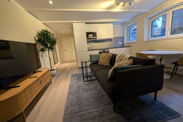 Pronájem bytu 2+1 44 m², Moritzstraße 68, Wiesbaden Pronájem bytu 2+1 44 m², Moritzstraße 68, Wiesbaden