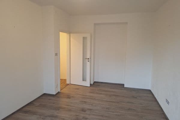 Pronájem bytu 2+1 44 m², Dětská, Praha Pronájem bytu 2+1 44 m², Dětská, Praha
