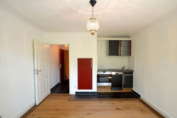 Pronájem bytu 1+1 28 m², Leopoldstraße 249, München, Bavorsko Pronájem bytu 1+1 28 m², Leopoldstraße 249, München, Bavorsko