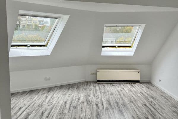 Pronájem bytu 4+1 90 m², Am Brögel 4, Wuppertal Pronájem bytu 4+1 90 m², Am Brögel 4, Wuppertal