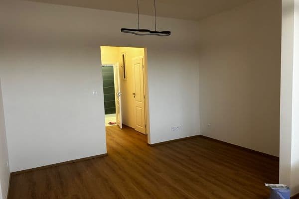 Pronájem bytu 1+1 33 m², Jeseniova, Hlavní město Praha Pronájem bytu 1+1 33 m², Jeseniova, Hlavní město Praha