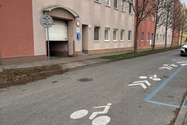 Pronájem garáže 16 m², Sekaninova, Brno Pronájem garáže 16 m², Sekaninova, Brno