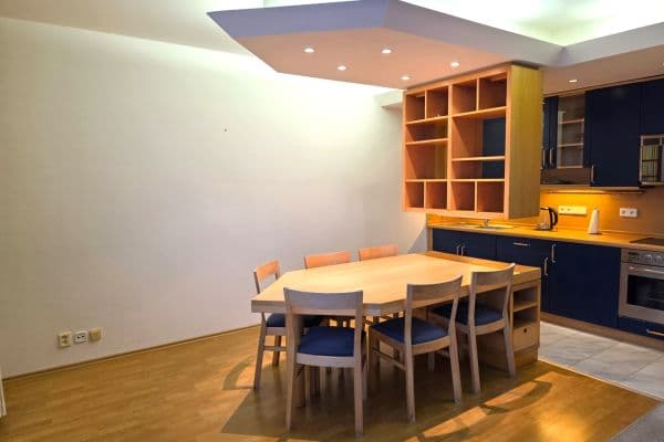 Pronájem bytu 1+kk 44 m², U Kříže, Praha Pronájem bytu 1+kk 44 m², U Kříže, Praha