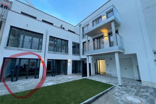 Pronájem bytu 1+1 39 m², Erlangen Pronájem bytu 1+1 39 m², Erlangen