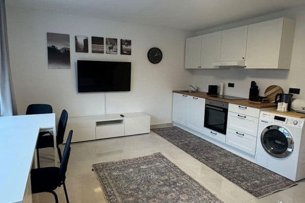 Pronájem bytu 1+1 33 m², Leverkusen Pronájem bytu 1+1 33 m², Leverkusen