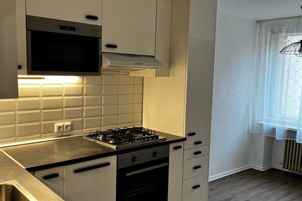 Pronájem bytu 1+1 44 m², Puškinovo náměstí, Praha Pronájem bytu 1+1 44 m², Puškinovo náměstí, Praha