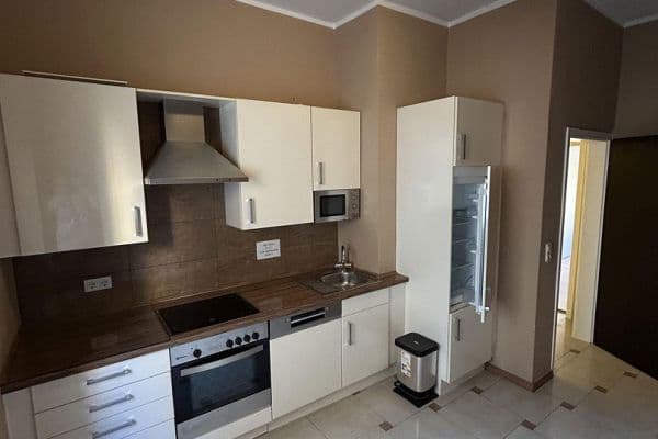 Pronájem bytu 2+1 68 m², Ulmenstraße 18, Nürnberg Pronájem bytu 2+1 68 m², Ulmenstraße 18, Nürnberg