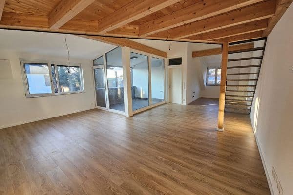 Pronájem bytu 3+1 90 m², Pfarrkirchner Str. 105 b, Eggenfelden, Bavorsko Pronájem bytu 3+1 90 m², Pfarrkirchner Str. 105 b, Eggenfelden, Bavorsko