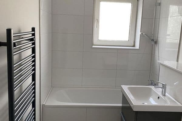 Pronájem bytu 2+1 48 m², Helgoländer Straße 22, Wuppertal Pronájem bytu 2+1 48 m², Helgoländer Straße 22, Wuppertal