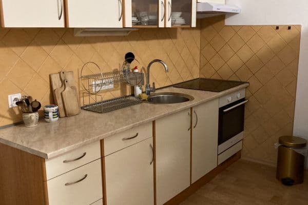 Pronájem bytu 2+kk 47 m², třída Edvarda Beneše, Hradec Králové Pronájem bytu 2+kk 47 m², třída Edvarda Beneše, Hradec Králové