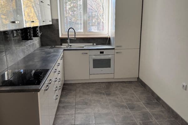 Pronájem bytu 2+1 50 m², Jilemnického, Pardubice, Pardubický kraj Pronájem bytu 2+1 50 m², Jilemnického, Pardubice, Pardubický kraj