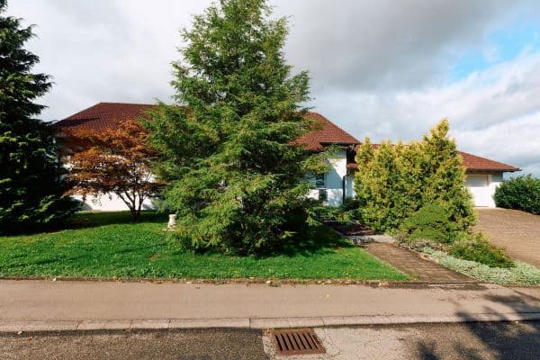 Pronájem bytu 3+1 130 m², Weiherstraße 18, Sulz-Bergfelden Pronájem bytu 3+1 130 m², Weiherstraße 18, Sulz-Bergfelden