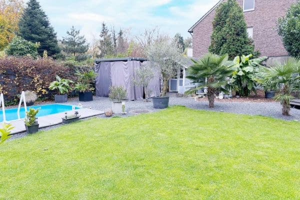 Prodej domu 276 m², pozemek 961 m², Duisburg Prodej domu 276 m², pozemek 961 m², Duisburg