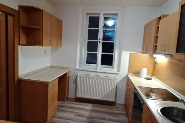 Pronájem bytu 2+1 46 m², Jarošova, Louny, Ústecký kraj Pronájem bytu 2+1 46 m², Jarošova, Louny, Ústecký kraj