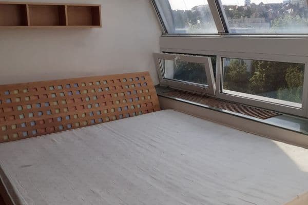 Pronájem bytu 5+1 160 m², 28. pluku, Hlavní město Praha Pronájem bytu 5+1 160 m², 28. pluku, Hlavní město Praha