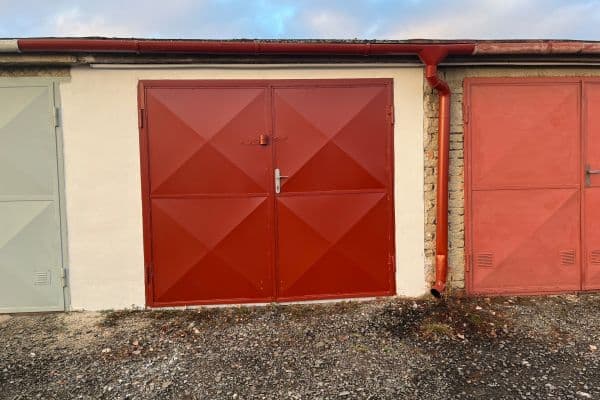 Pronájem garáže 18 m², Zlatá Hora, Slavkov u Brna Pronájem garáže 18 m², Zlatá Hora, Slavkov u Brna